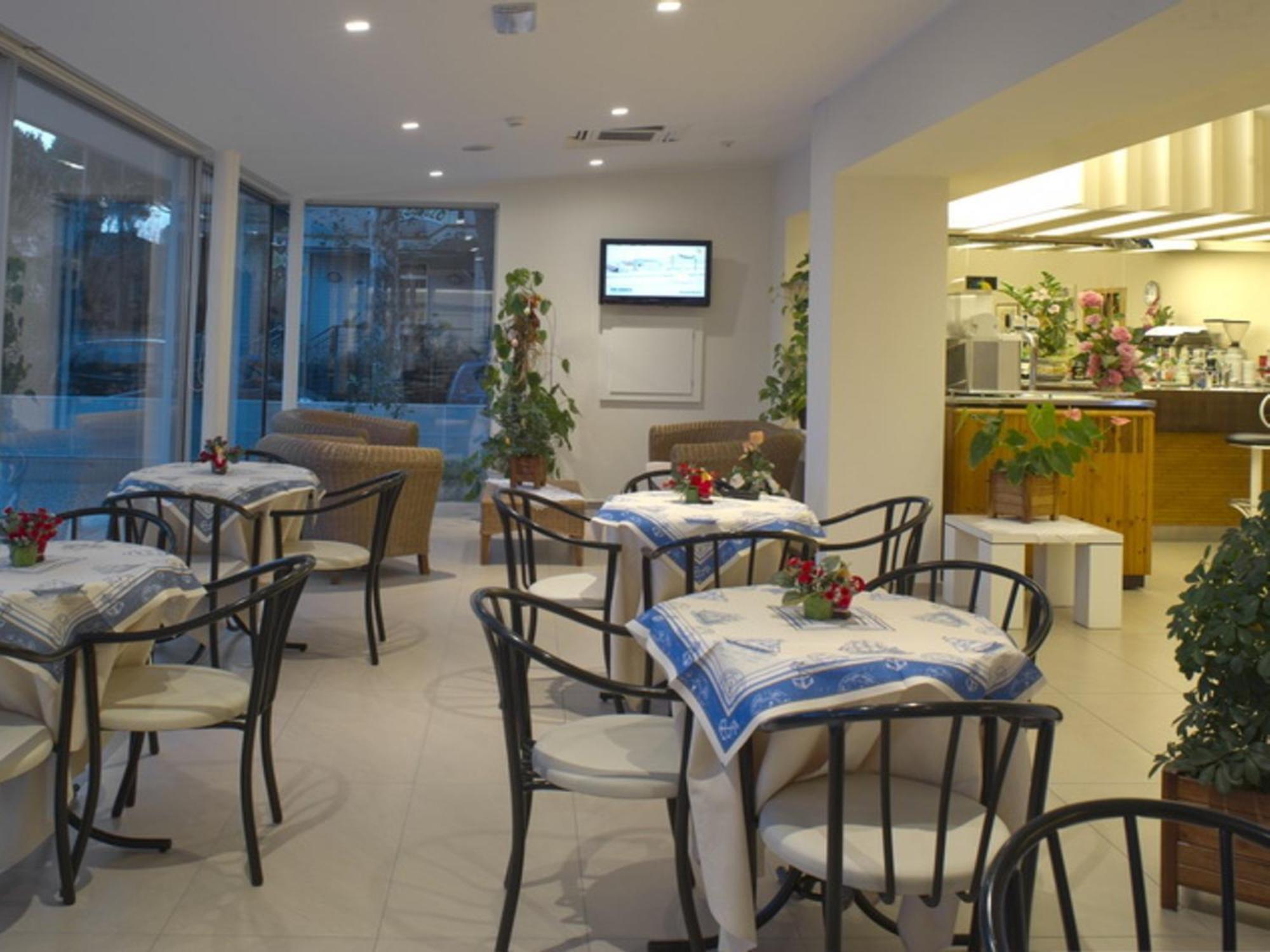 Hotel Nives ริชโชเน ภายนอก รูปภาพ