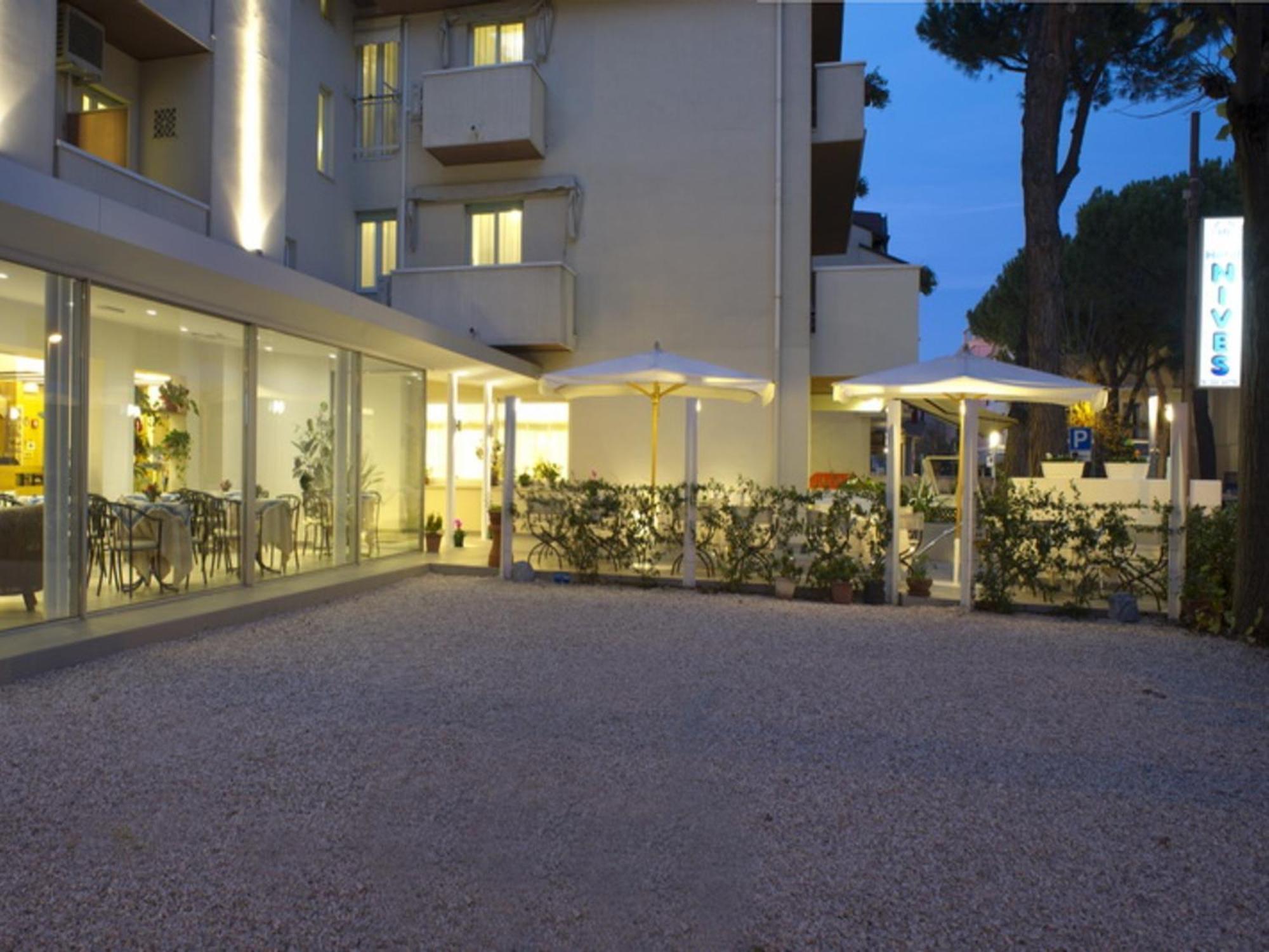 Hotel Nives ริชโชเน ภายนอก รูปภาพ